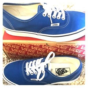 Vans- low top in lapis blue and true white